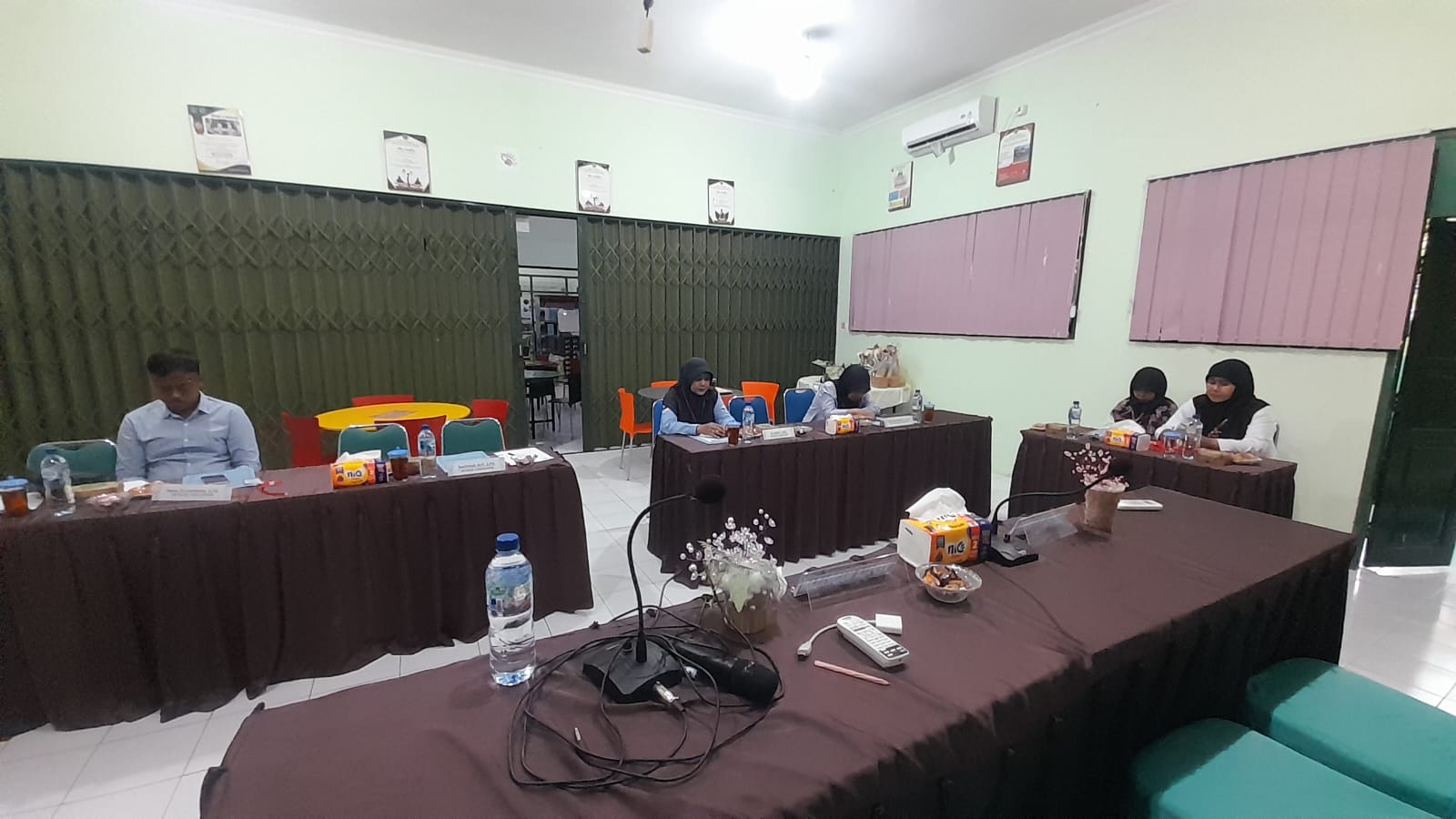Pastikan Kelancaran TKAD Hari Ke-1, Kepala MTsN 9 Bantul Pimpin Koordinasi Teknis Pengawas Ruang